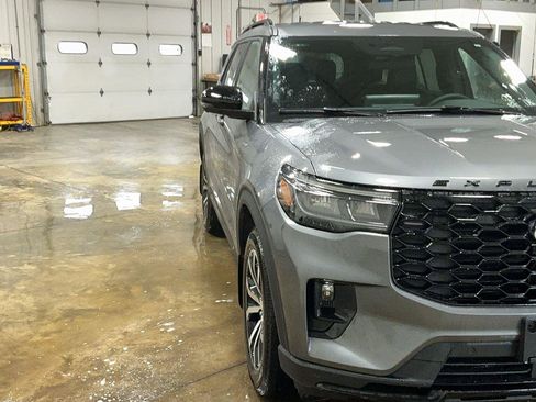 New 2025 Ford Explorer ST-Line image 2