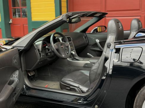 Used 2006 Chevrolet Corvette Convertible w/ Preferred Equipment Group image 18