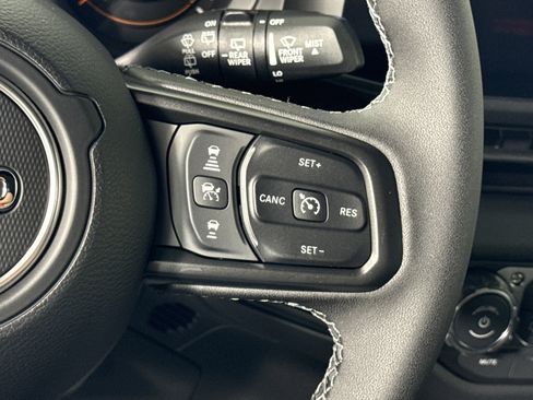 New 2026 Jeep Wrangler Unlimited Rubicon w/ Technology Group image 18