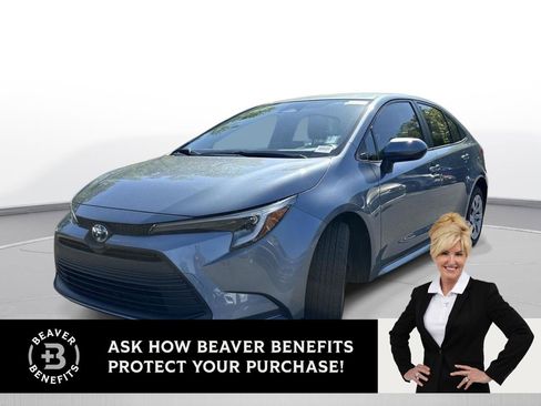 Certified 2025 Toyota Corolla LE image 1