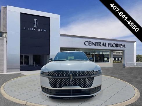 New 2026 Lincoln Navigator Reserve AWD/4WD image 2