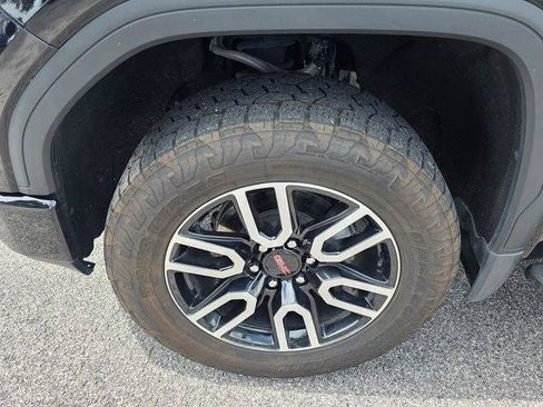 Certified 2021 GMC Sierra 1500 AT4 w/ AT4 Premium Package AWD/4WD image 9