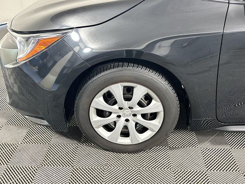 Used 2022 Toyota Corolla LE FWD image 11
