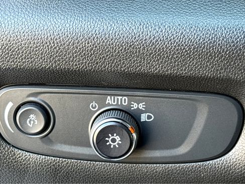 Used 2022 Chevrolet Traverse Premier w/ Redline Edition image 12