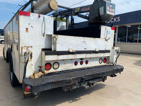 Used 2017 Ford F550 2WD Regular Cab Super Duty image 23