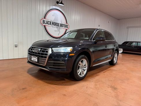 Used 2020 Audi Q5 2.0T Premium w/ Convenience Package image 4