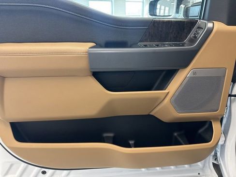 Used 2024 Ford F250 Lariat w/ Chrome Package image 20