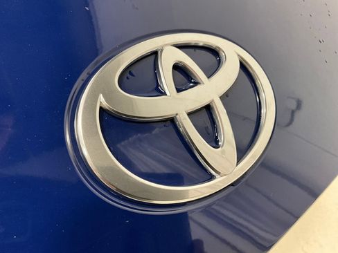 Used 2025 Toyota Camry SE image 27