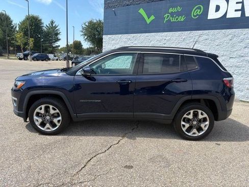Used 2019 Jeep Compass Limited AWD/4WD image 2