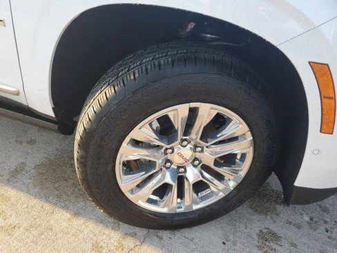 New 2026 GMC Yukon XL Denali w/ Sun & Power Step Package image 8