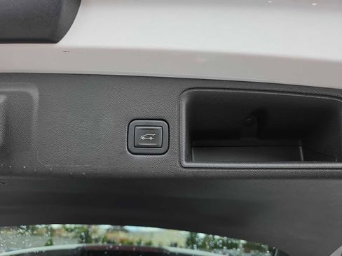 Used 2023 GMC Terrain SLE w/ Driver Convenience Package image 26