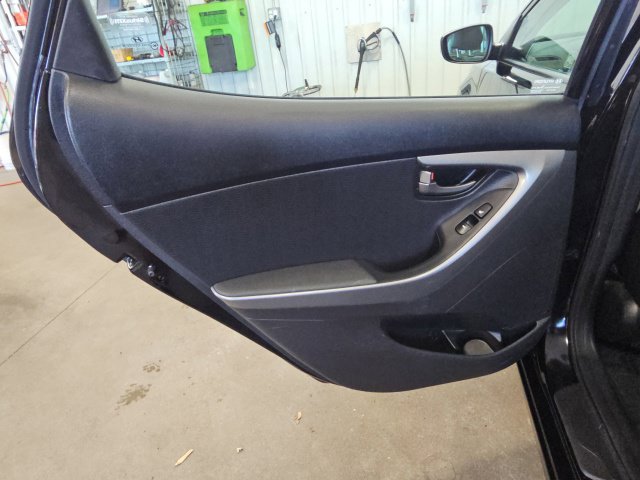 Used 2013 Hyundai Elantra Limited FWD image 26