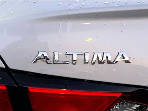 Used 2022 Nissan Altima 2.5 SV image 30