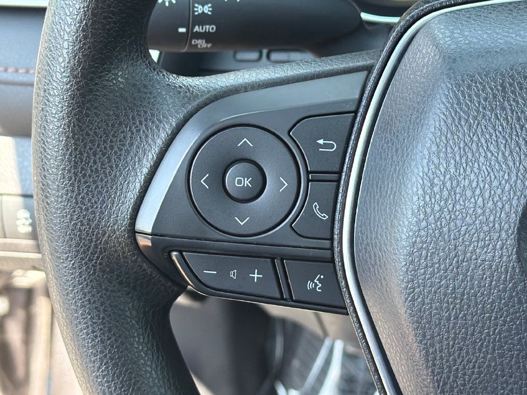 Used 2019 Toyota Camry LE w/ Convenience Package FWD image 26