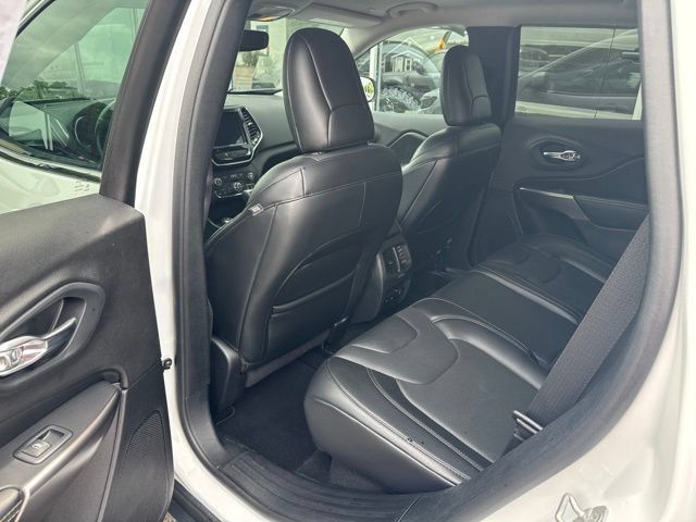 Used 2019 Jeep Cherokee Limited AWD/4WD image 12