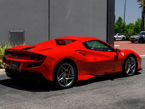 Used 2021 Ferrari F8 Spider RWD image 5