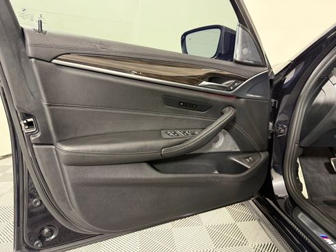 Used 2019 BMW M550i xDrive w/ Dynamic Handling Package image 12