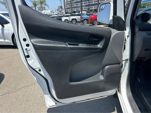 Used 2015 Nissan NV200 SV w/ Technology Package FWD image 15