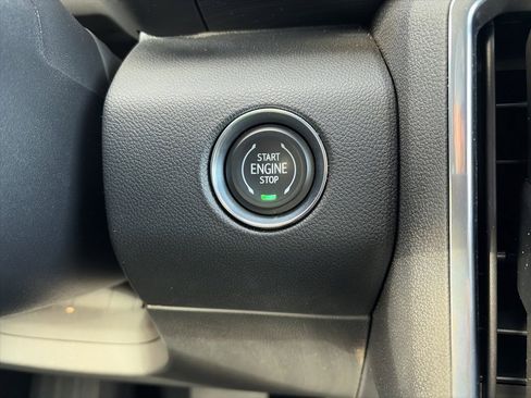 Used 2025 GMC Acadia Elevation image 25