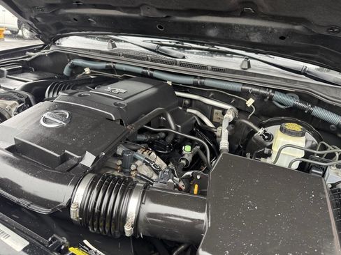 Used 2009 Nissan Frontier SE w/ SE Value Truck Pkg image 12