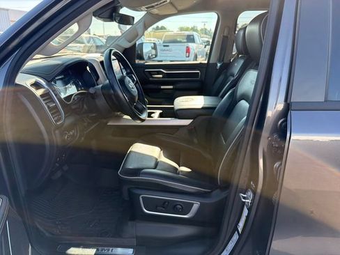 Used 2022 RAM 1500 Laramie AWD/4WD image 11
