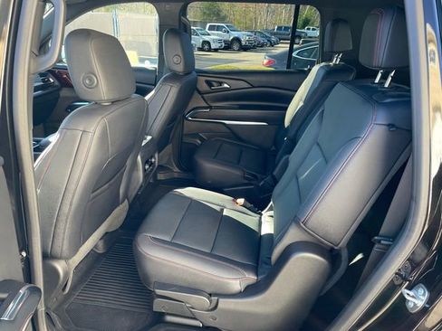 Used 2025 Chevrolet Traverse Z71 w/ LPO, Floor Liner Package image 20
