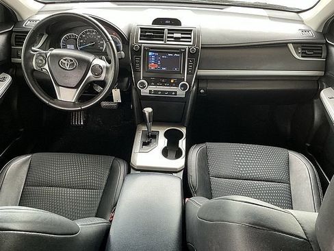 Used 2013 Toyota Camry SE image 15