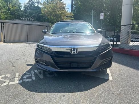 Used 2018 Honda Accord Touring image 2