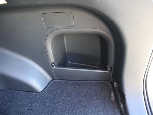 Used 2022 Toyota RAV4 LE image 15