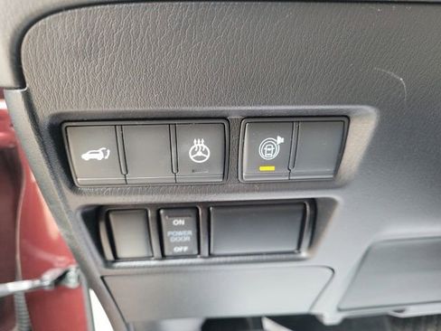 Used 2021 Nissan Armada Platinum w/ Captain's Chairs Package RWD image 13