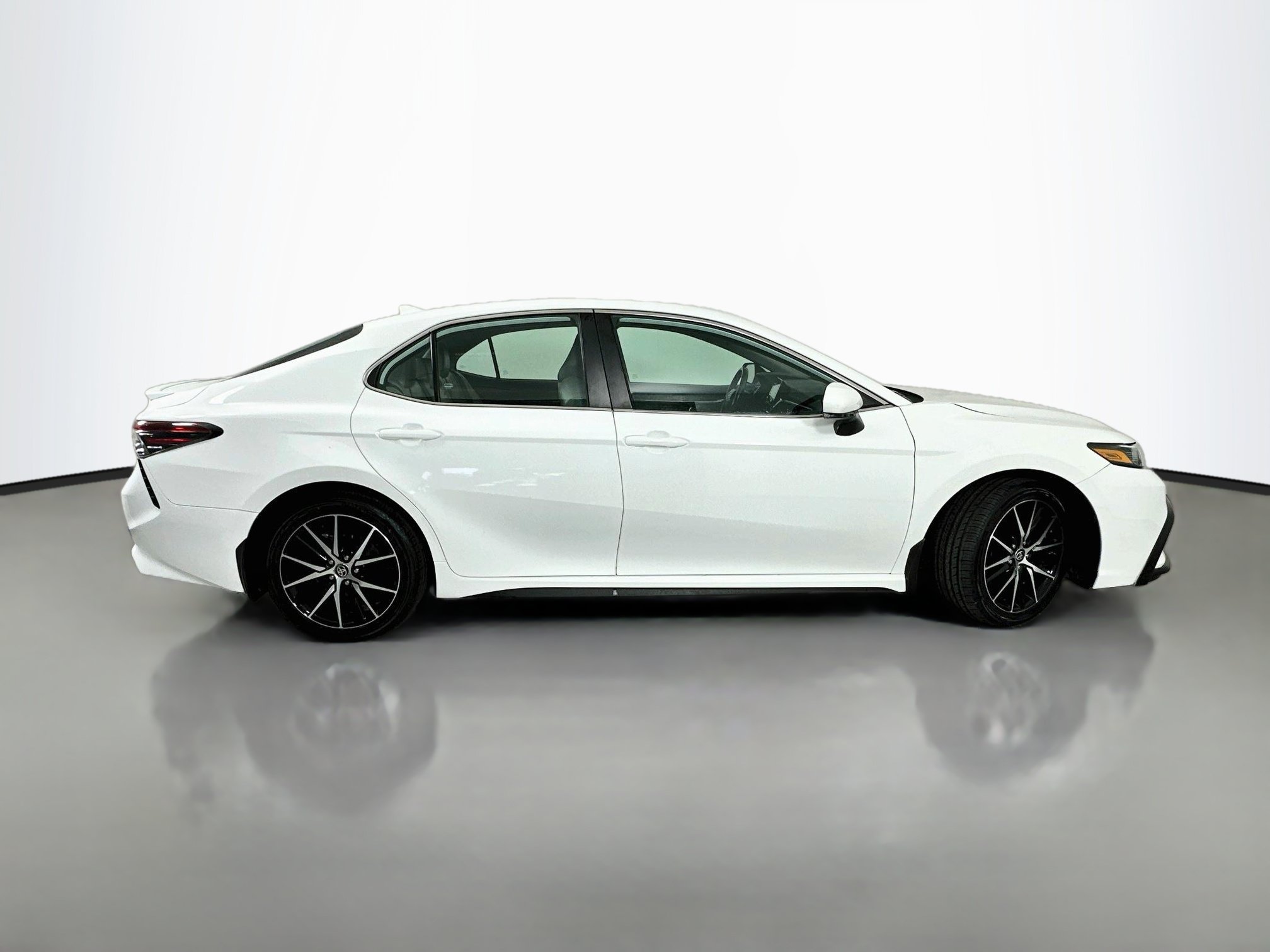 Certified 2024 Toyota Camry SE w/ Protection Package (Q2) (TMS) AWD/4WD image 8