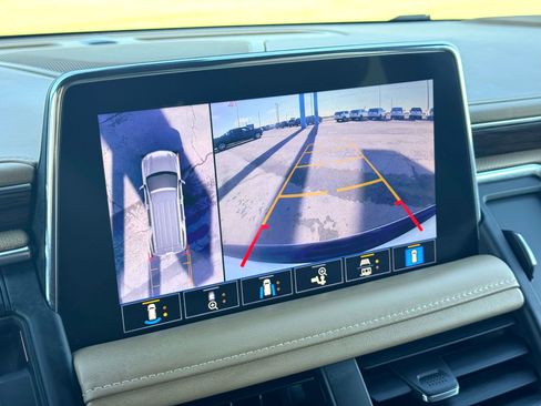 Used 2021 Chevrolet Tahoe Premier w/ Premium Package image 32