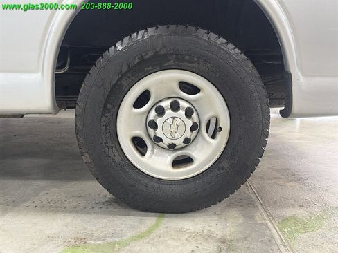 Used 2019 Chevrolet Express 2500 LS w/ Driver Convenience Package RWD image 16