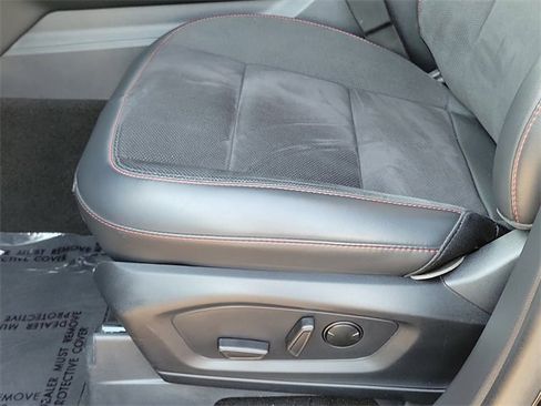 Used 2025 Ford Explorer ST image 12