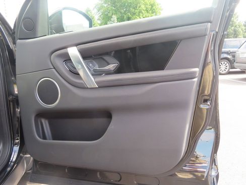 Used 2023 Land Rover Discovery Sport S image 27