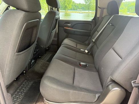 Used 2012 Chevrolet Suburban 2500 LS w/ Convenience Package 1 AWD/4WD image 17