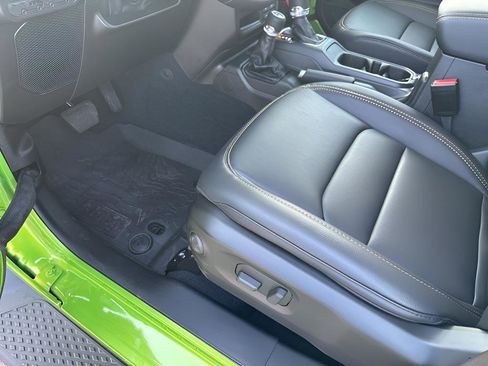 New 2025 Jeep Gladiator Sport image 27