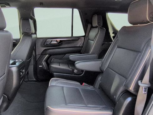 Used 2025 Chevrolet Tahoe Premier AWD/4WD image 10