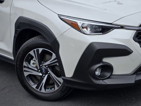 Used 2024 Subaru Crosstrek 2.0i Premium image 9