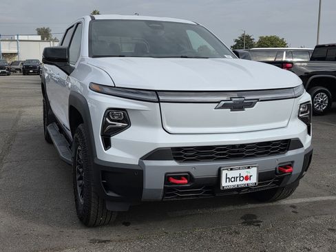 New 2026 Chevrolet Silverado EV Trail Boss image 8