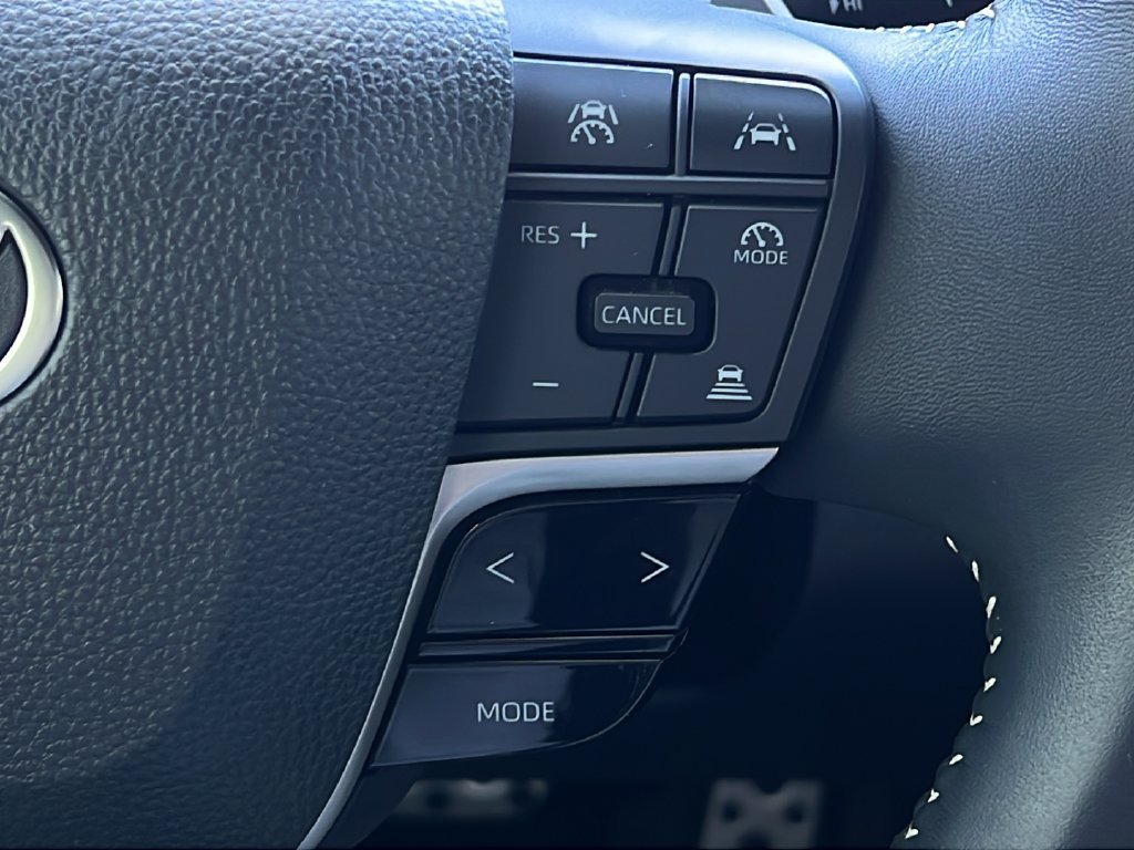 Used 2025 Toyota Camry SE FWD image 19