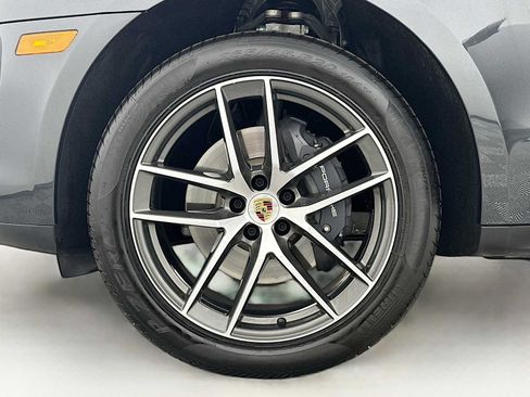 Certified 2026 Porsche Macan AWD/4WD image 32