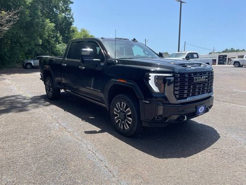 Used 2024 GMC Sierra 2500 Denali Ultimate w/ Max Trailering Package AWD/4WD image 9