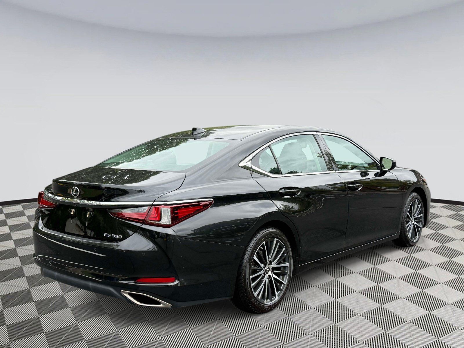 Used 2023 Lexus ES 350 w/ Premium Package FWD image 2
