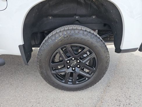 New 2026 Chevrolet Silverado 1500 Custom Trail Boss w/ LPO, Dark Essentials Package AWD/4WD image 30