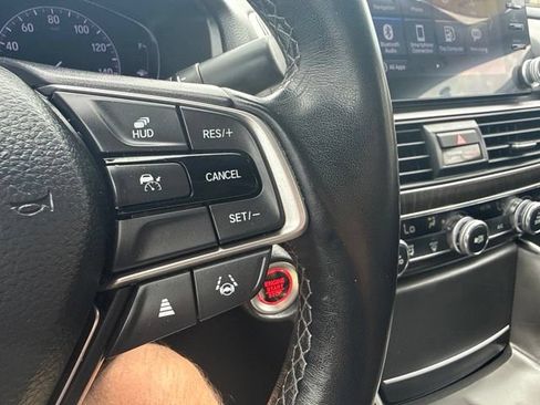 Used 2022 Honda Accord Touring image 25