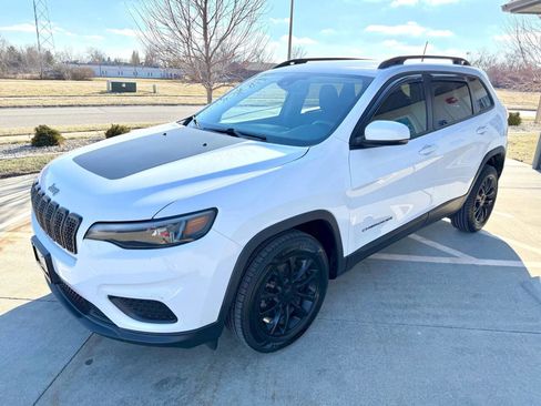 Used 2021 Jeep Cherokee Latitude image 4