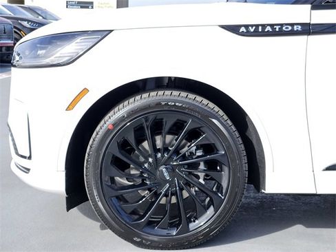 New 2026 Lincoln Aviator Reserve image 9