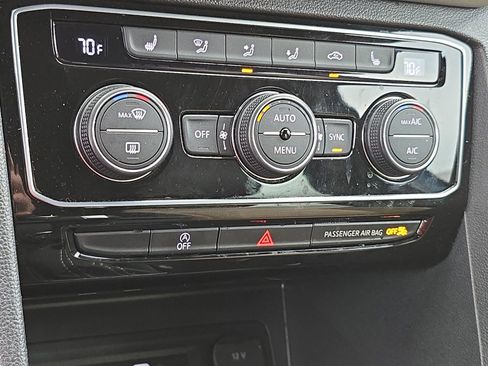 Used 2023 Volkswagen Atlas Cross Sport SE image 24