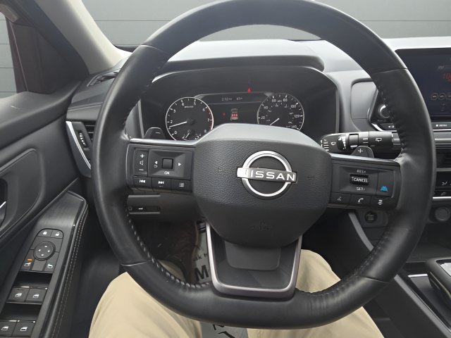 Certified 2025 Nissan Rogue SV w/ SV Premium Package FWD image 14